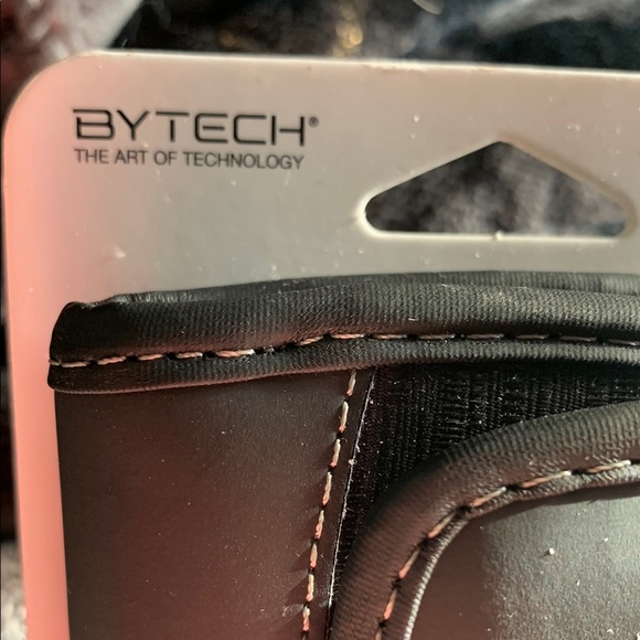 Black Universal Smartphone Case - Picture 3 of 12